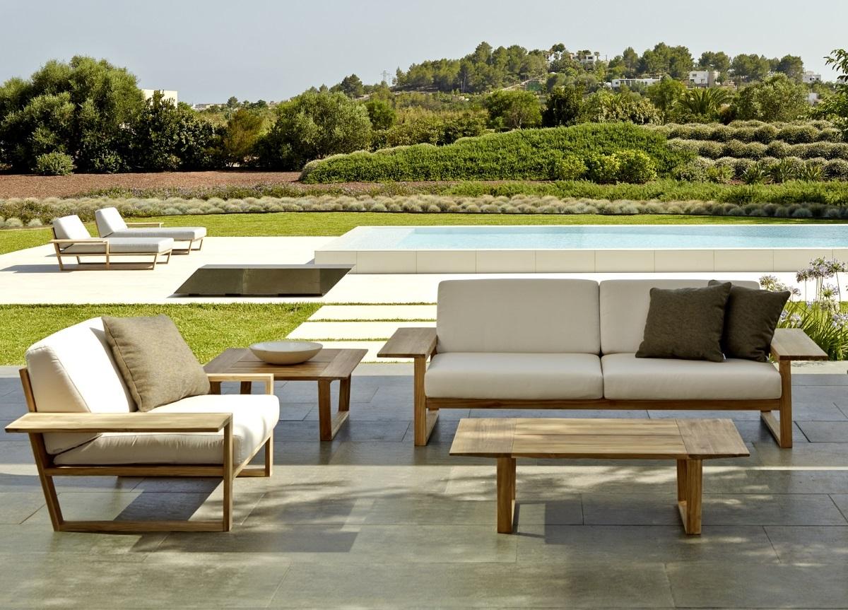 Lineal Garden Sofa