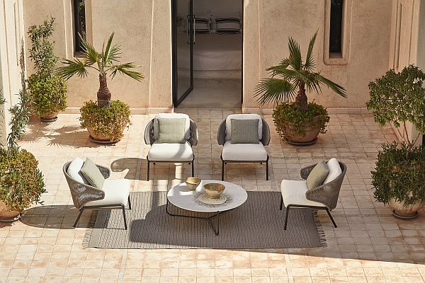 Manutti Radius outdoor furniture