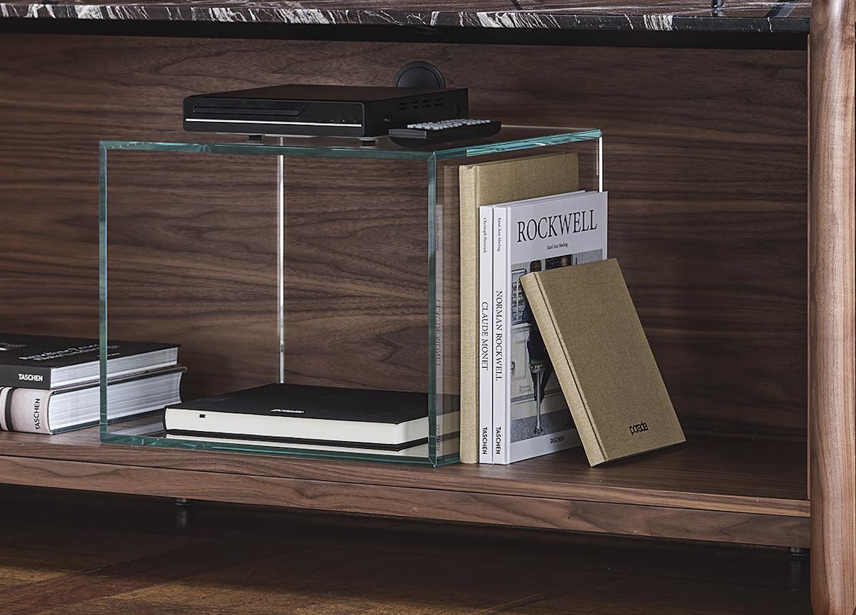 Porada Akeru Sideboard