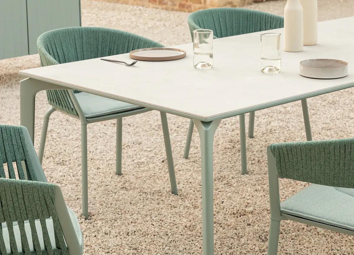 AllSize Extending Garden Dining Table