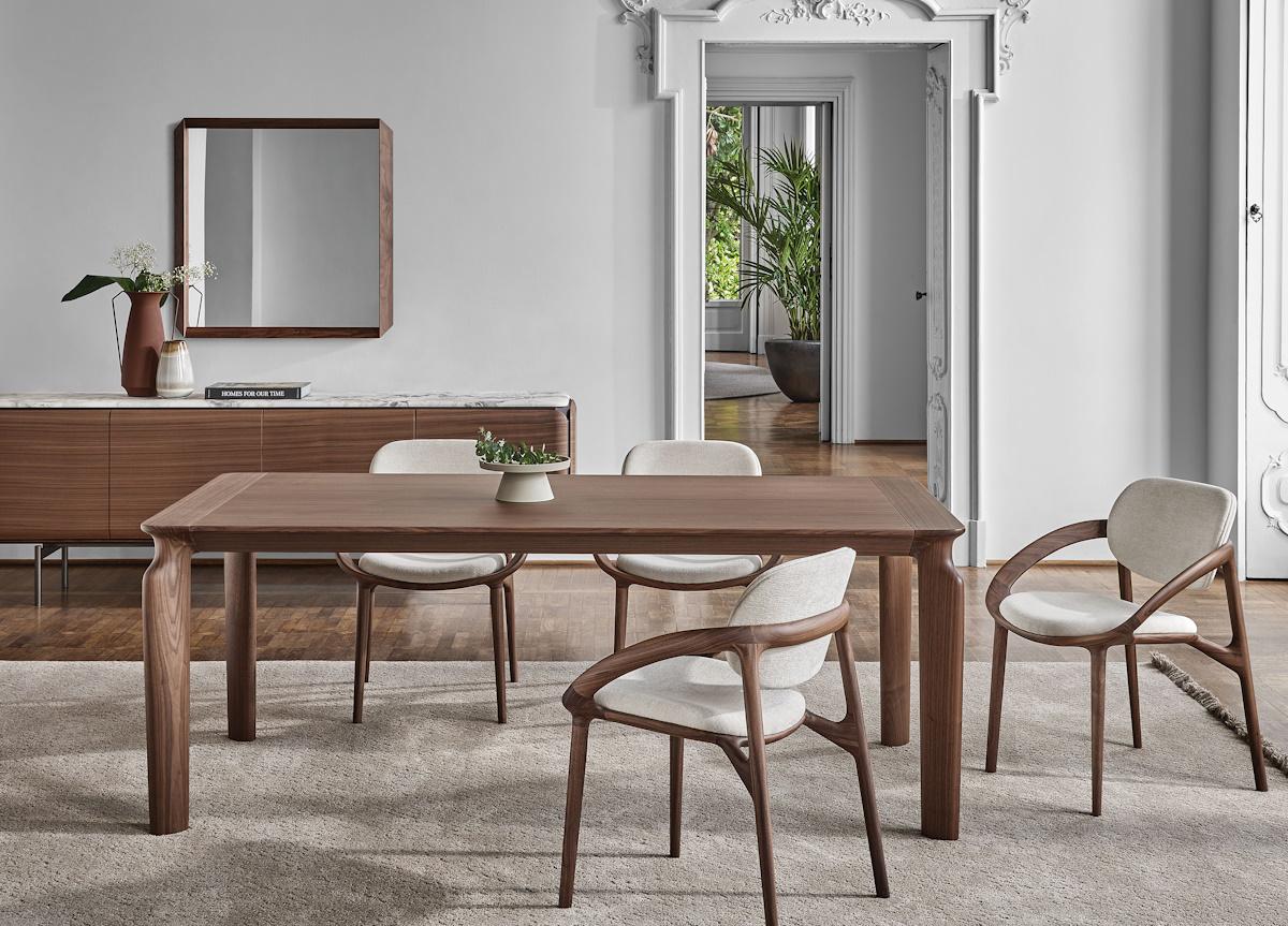 Porada Amphora Extending Dining Table