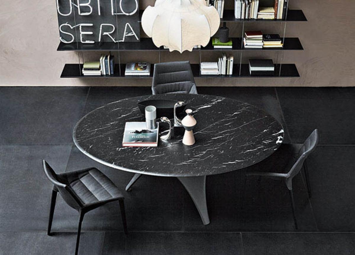 Molteni Arc Dining Table