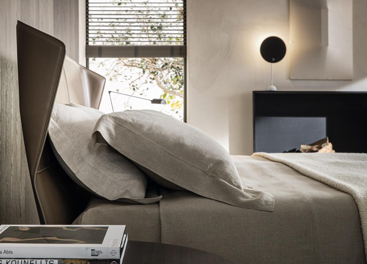 Molteni Azul Bed