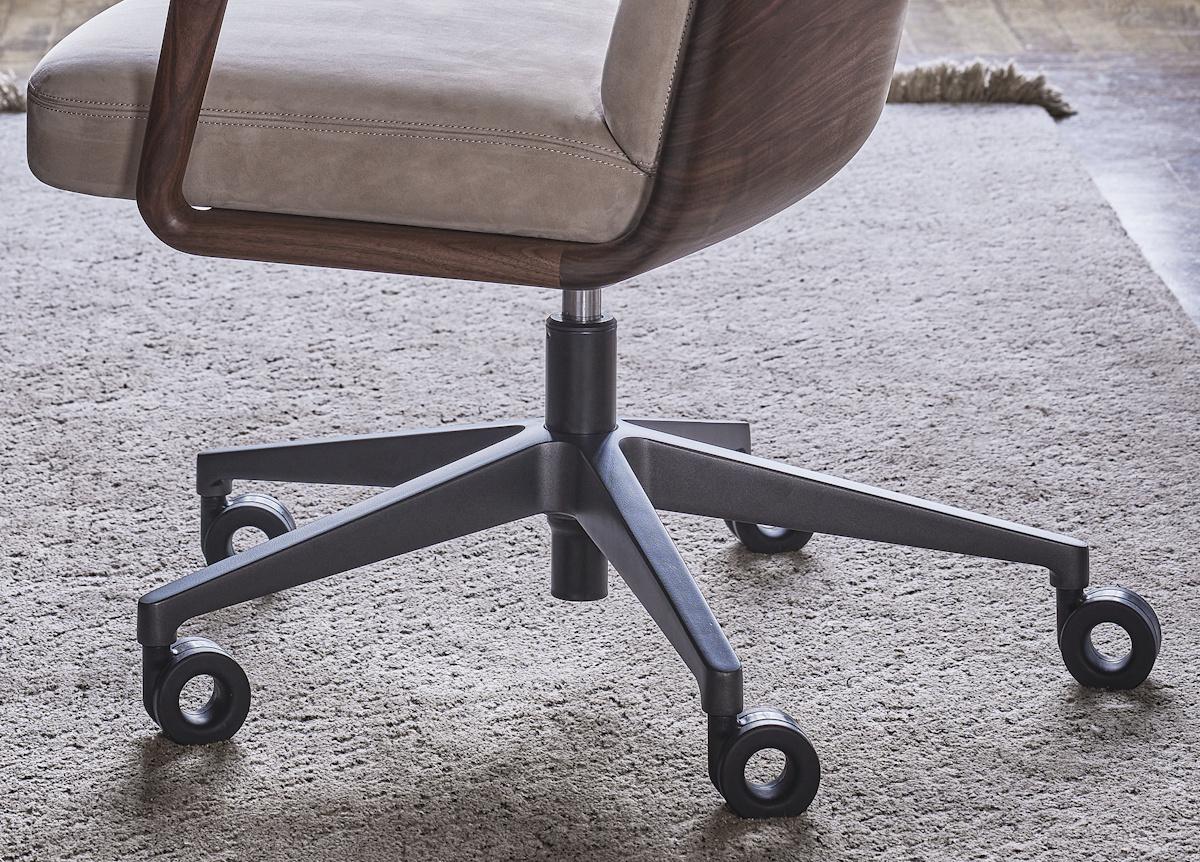 Porada Cuna Executive Low Back Armchair