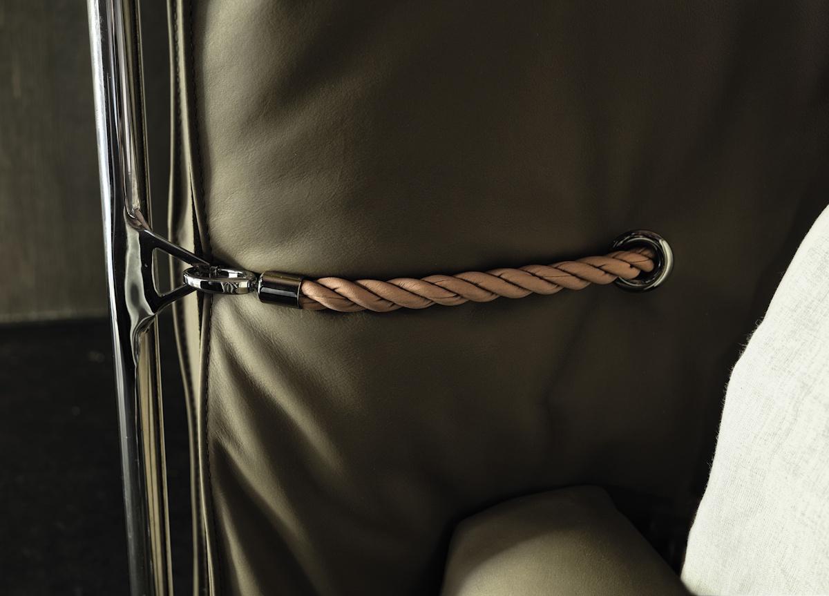 Cierre Belt Storage Bed