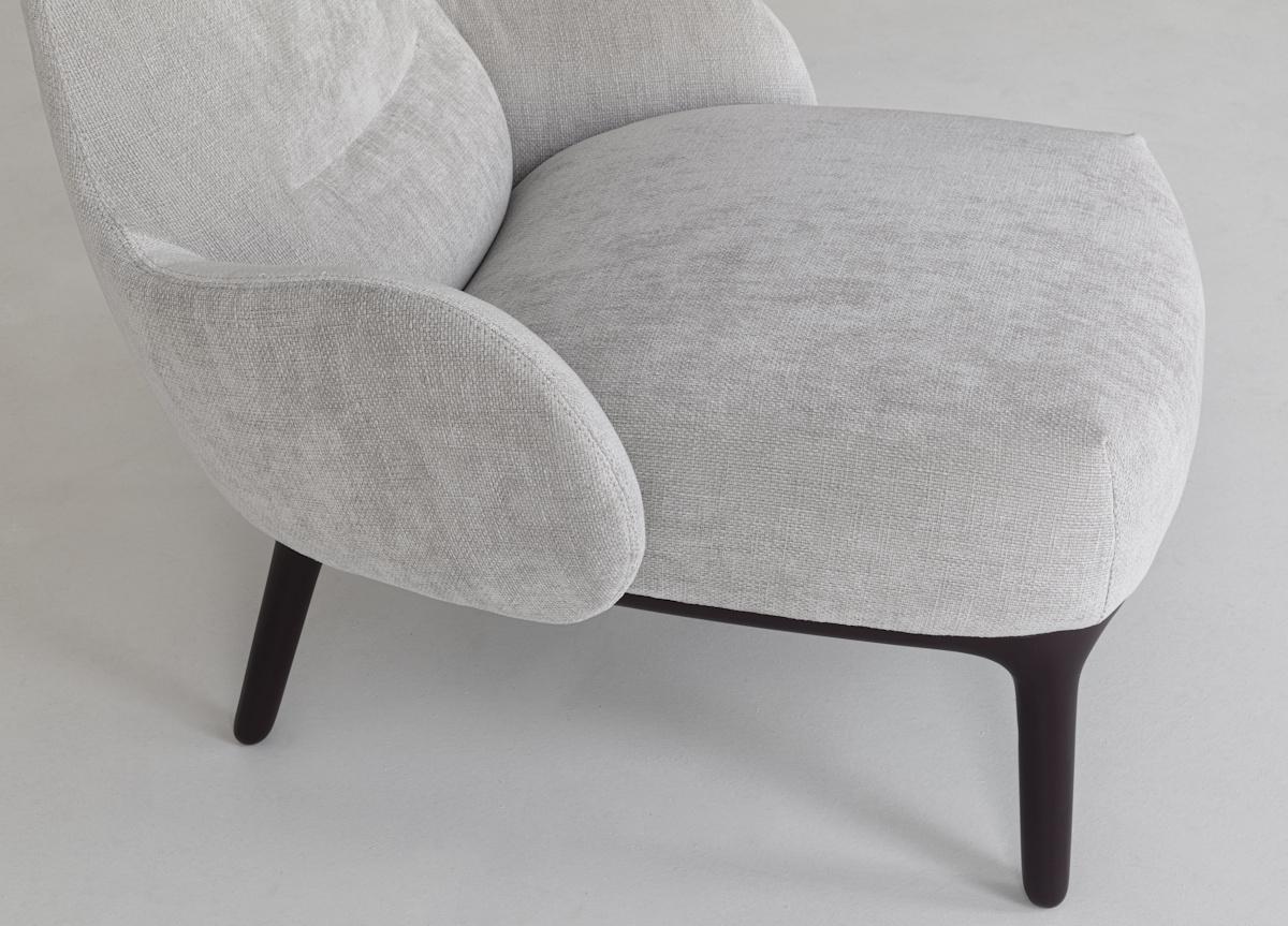 Cierre Woody Armchair