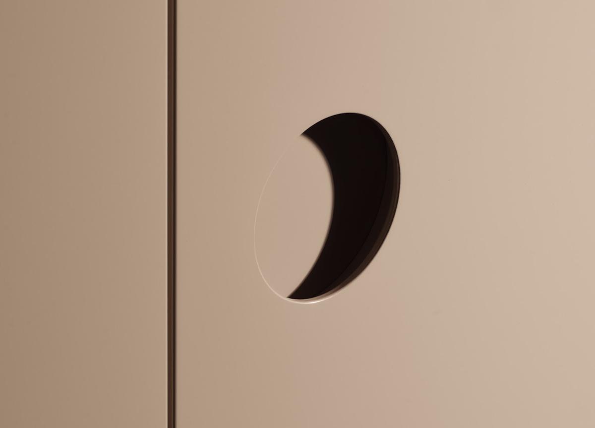 Lema Eklissy Wardrobe