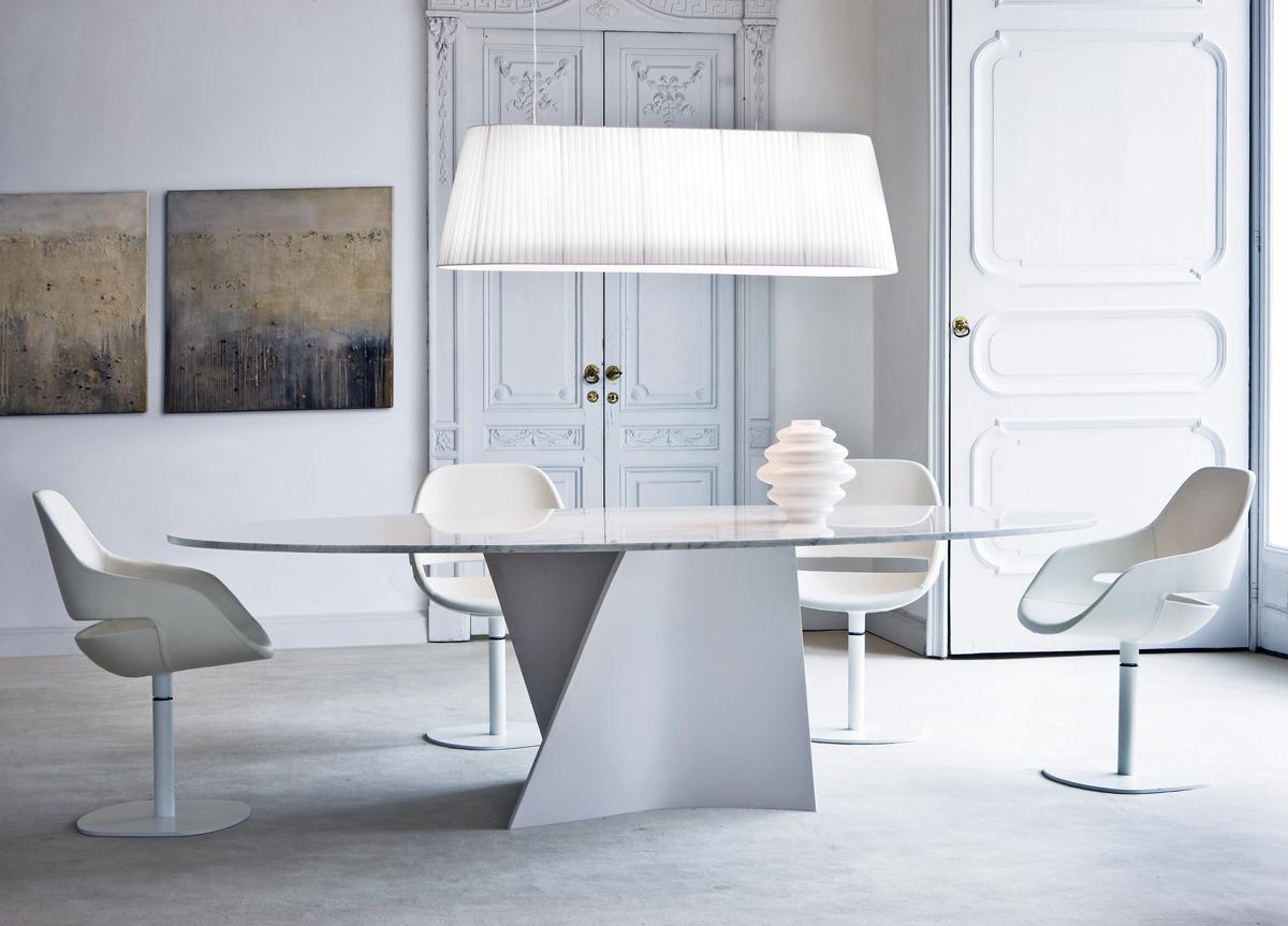 Zanotta Elica Oval Dining Table