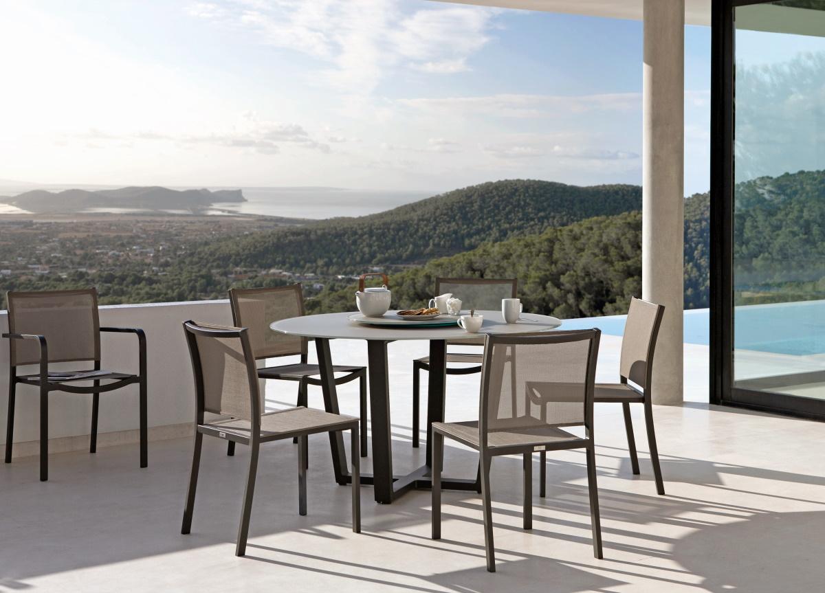 Manutti Fuse Round Garden Table - Now Discontinued