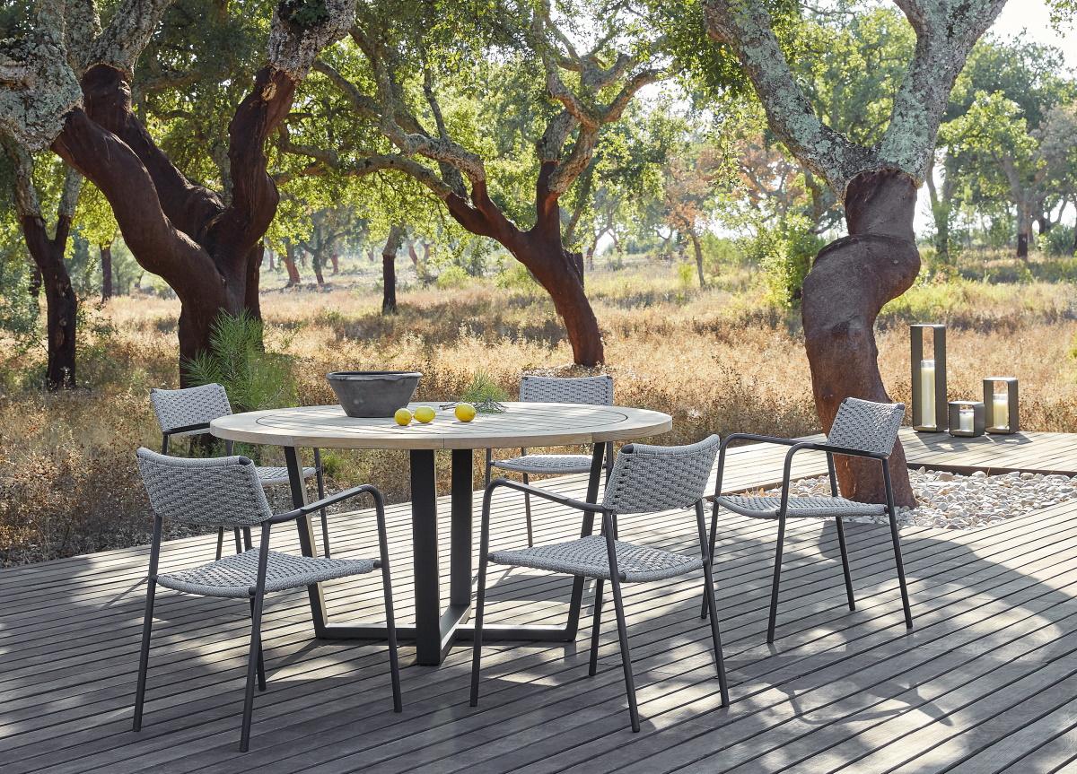 Manutti Fuse Round Garden Table - Now Discontinued