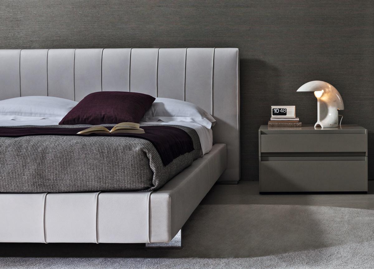 Molteni High Wave Bed