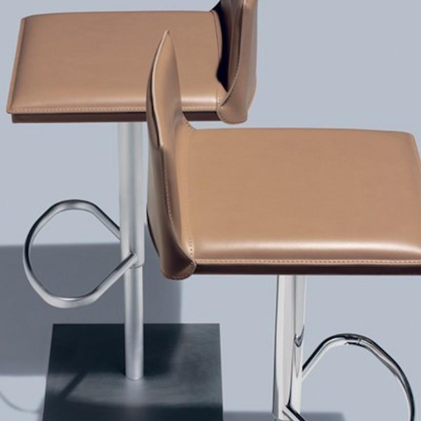 Frag Latina Bar Stool