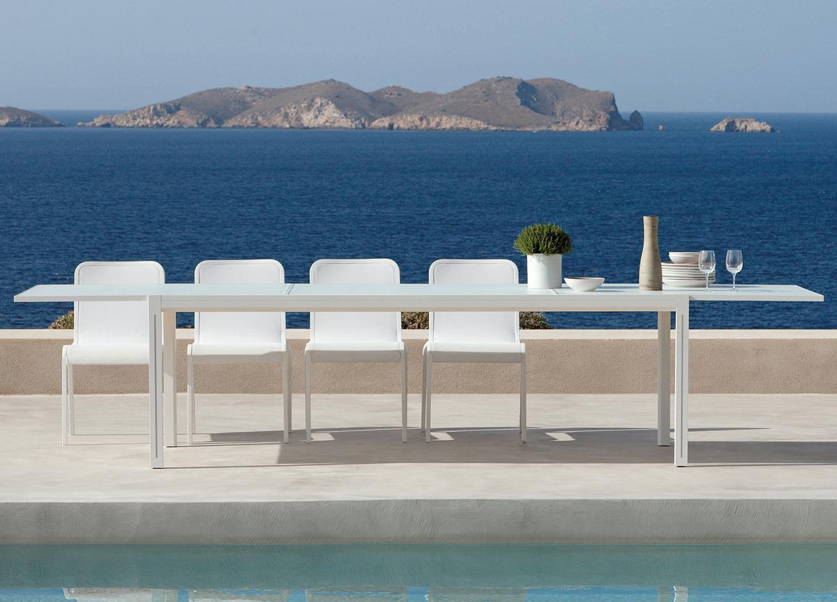 Manutti Luna Extending Garden Table - Now Discontinued