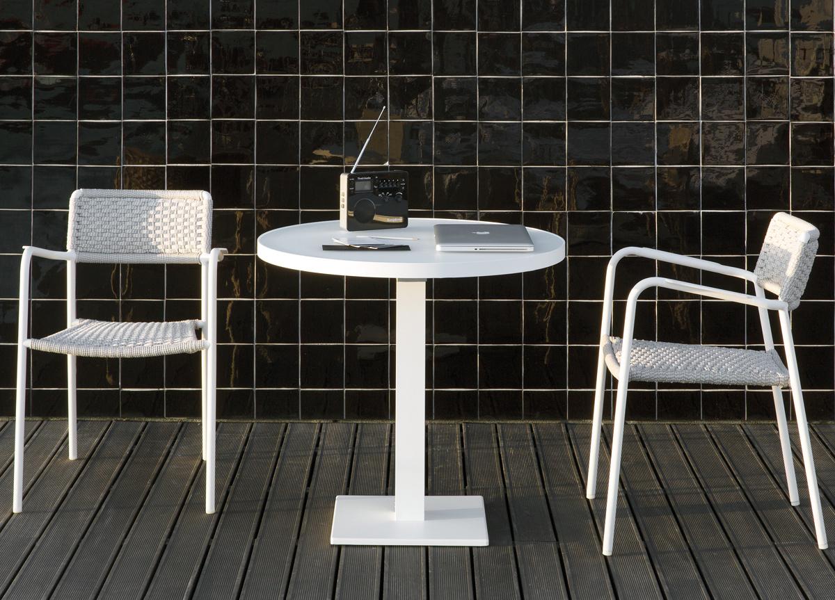Manutti Napoli Round Bistro Table