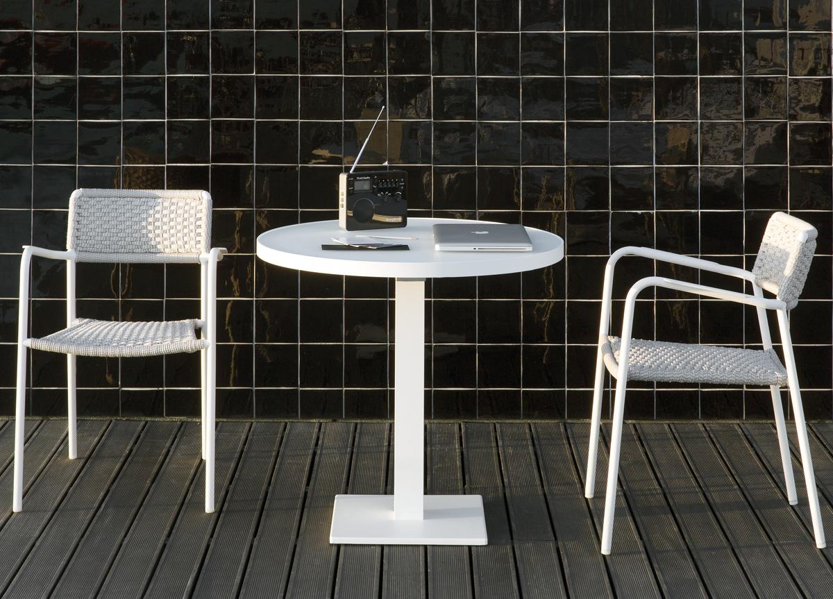 Manutti Napoli Round Bistro Table
