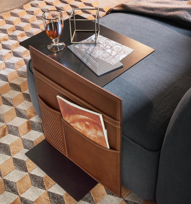 Lema Note Side Table