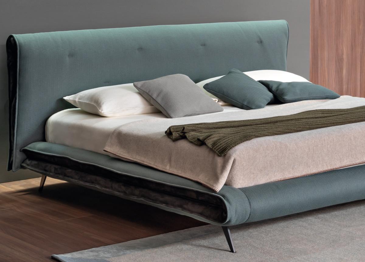 Bonaldo Saddle Bed