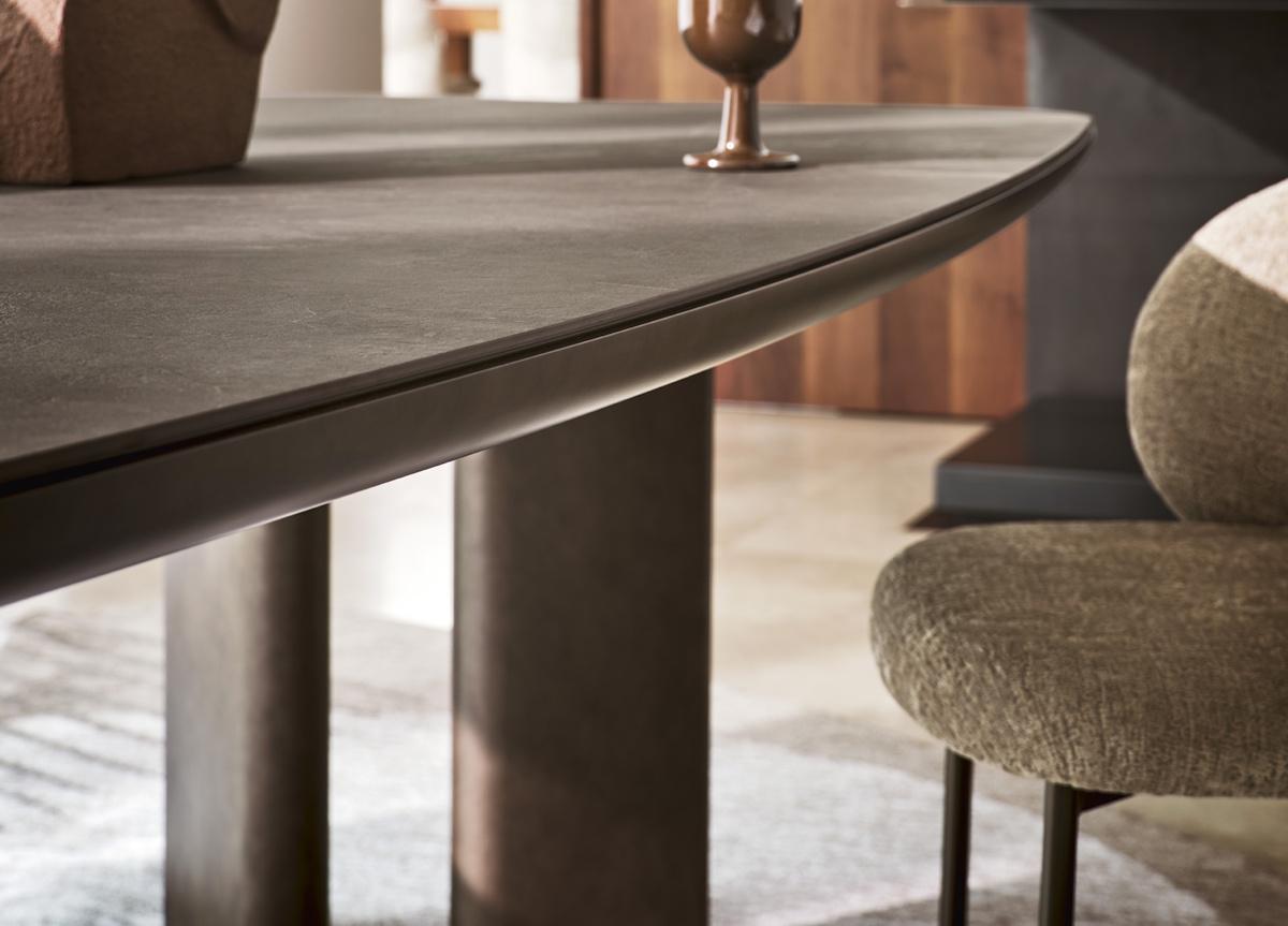Calligaris Sandy Dining Table with Bevelled Ceramic Top