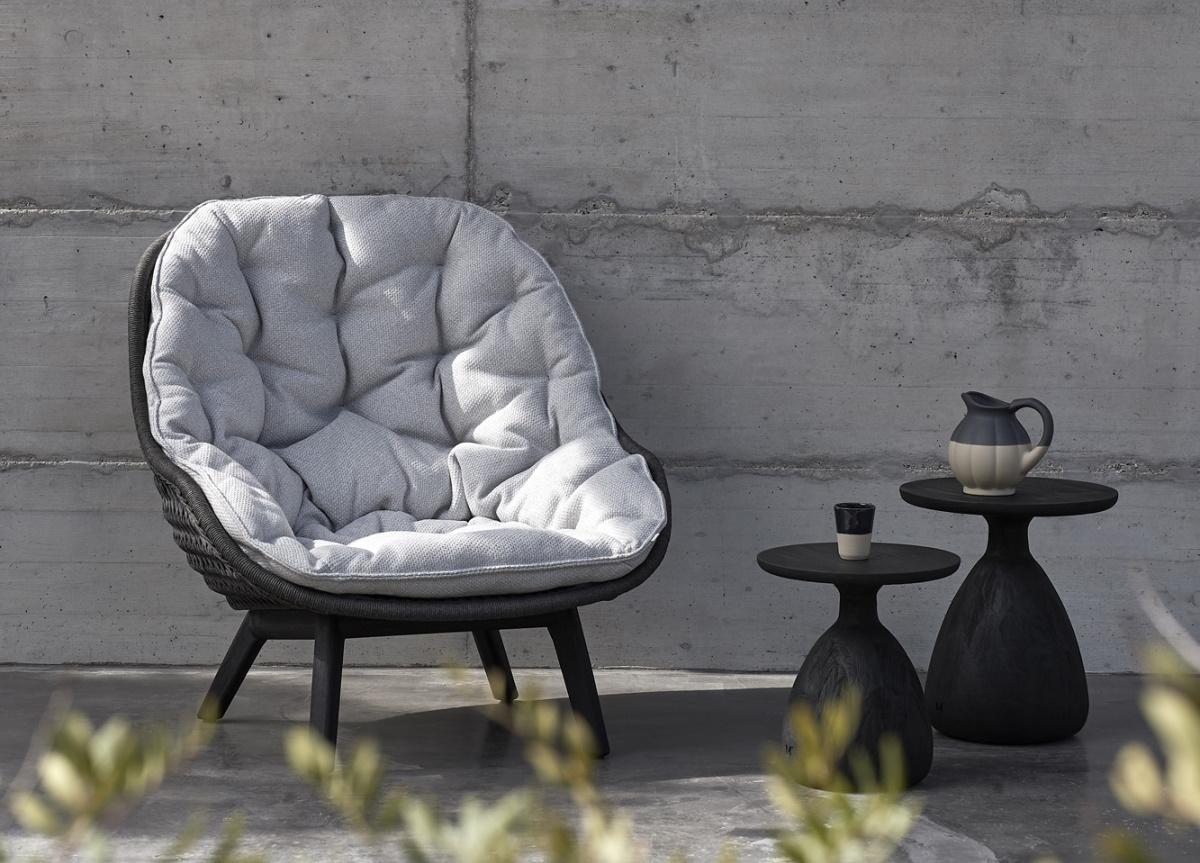 Manutti Sandua Garden High Back Lounge Chair