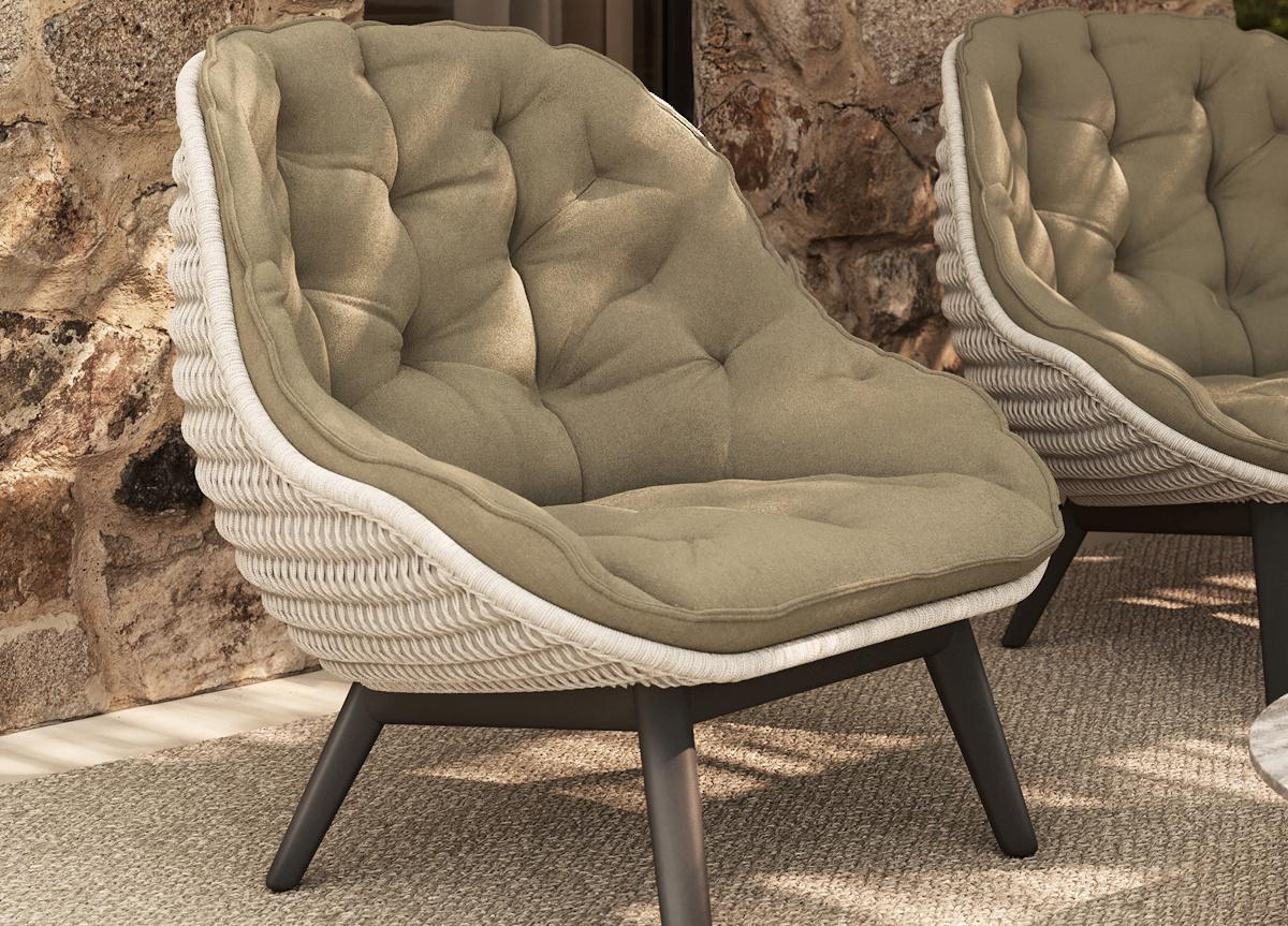 Manutti Sandua Alu Garden High Back Lounge Chair