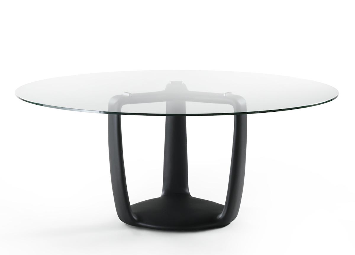 Porada Saddle Round Dining Table