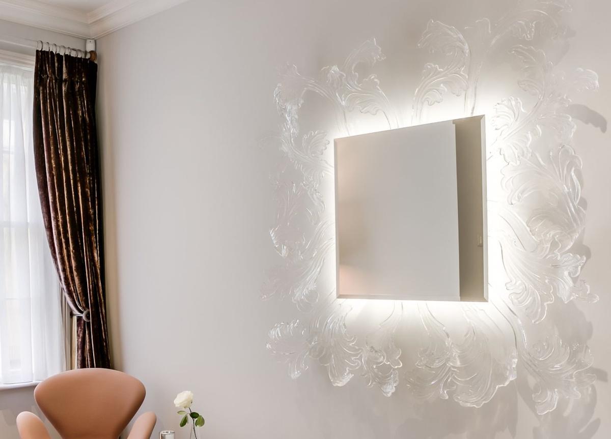Glas Italia Sturm und Drang Mirror