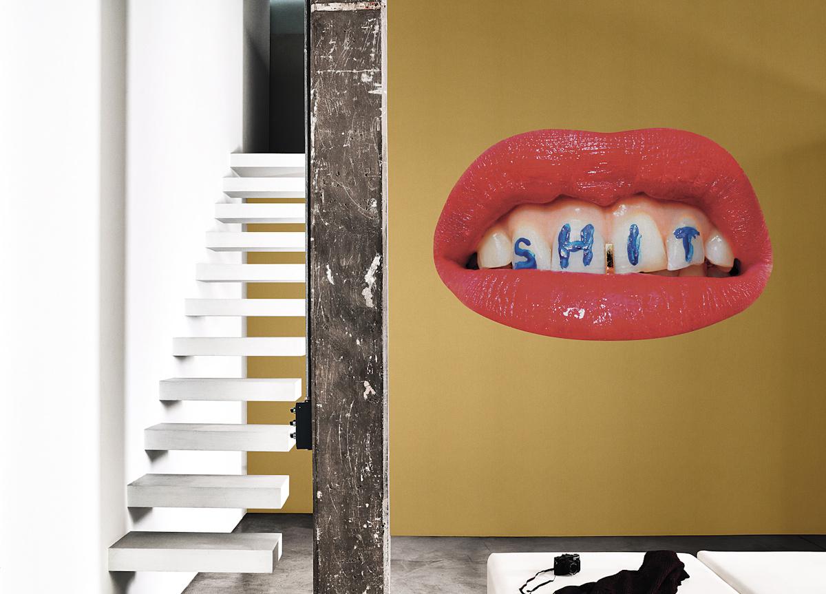 London Art Wash Your Mouth Wallpaper