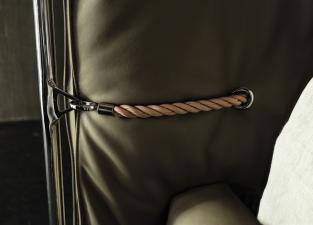 Cierre Belt Storage Bed