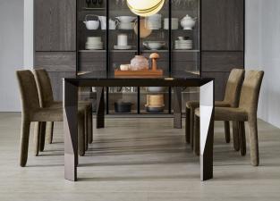 Molteni Diamond Dining Table