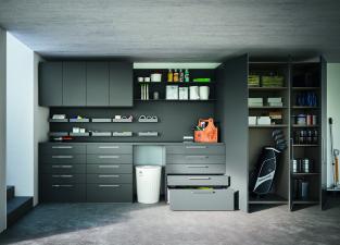 Poker Garage/Workshop Composition