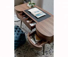 Porada Micol Desk