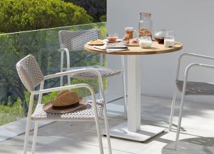 Manutti Napoli Round Bistro Table