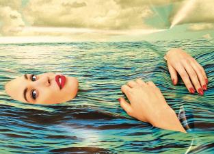 London Art Be Water Wallpaper