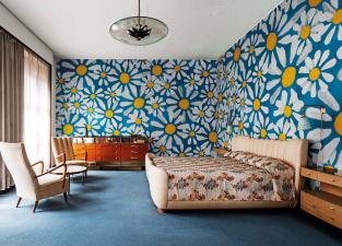 London Art Euphoria Wallpaper