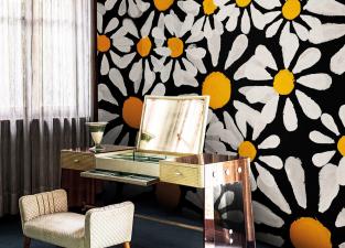 London Art Euphoria Wallpaper